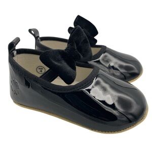 Lucky Brand patent leather girl crib slip on black shoes Size 4 (9-12 months)